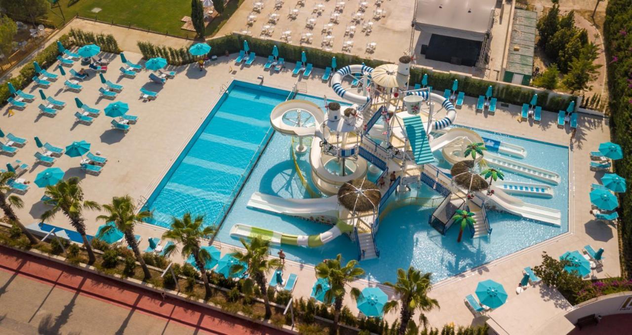 Baia Lara Hotel Antalya Exterior foto The water park at the Hilton San Diego Bayfront
