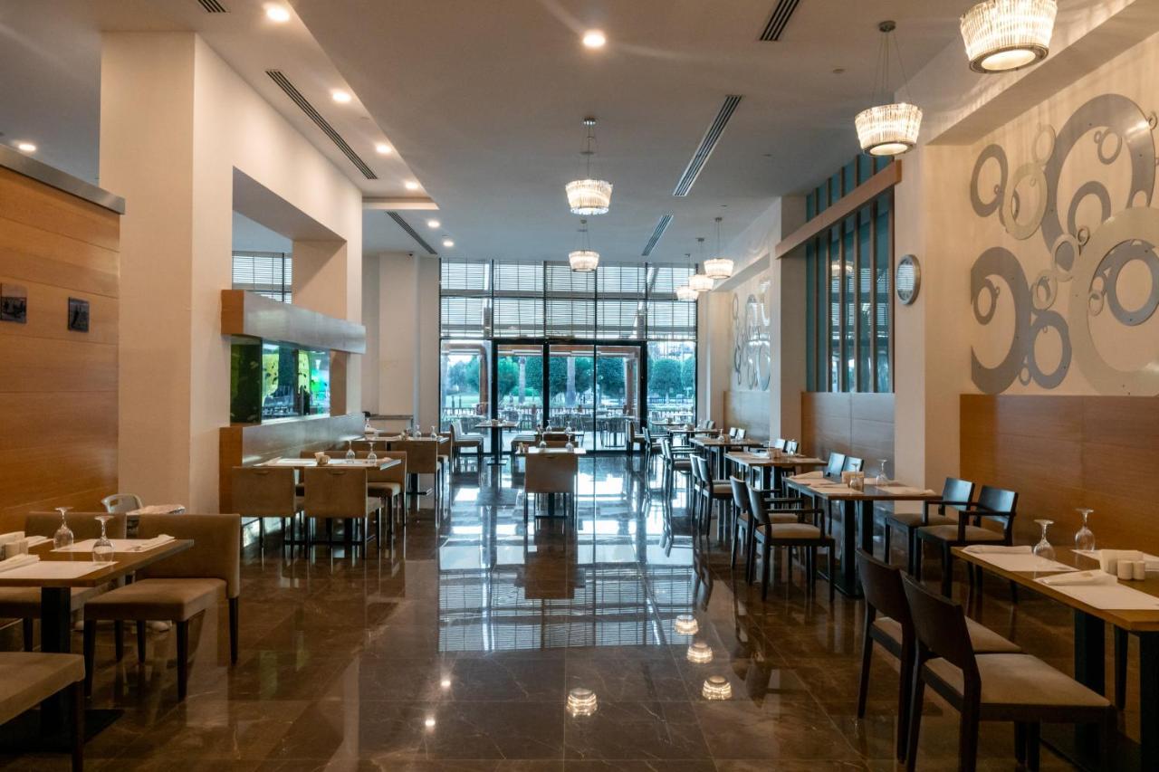Baia Lara Hotel Antalya Exterior foto The restaurant at the hotel