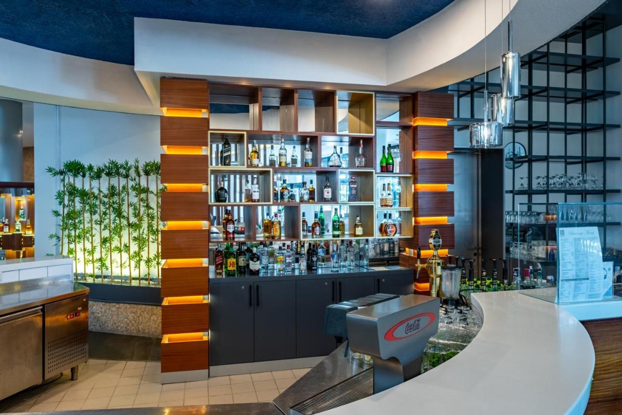 Baia Lara Hotel Antalya Exterior foto The bar at the lounge