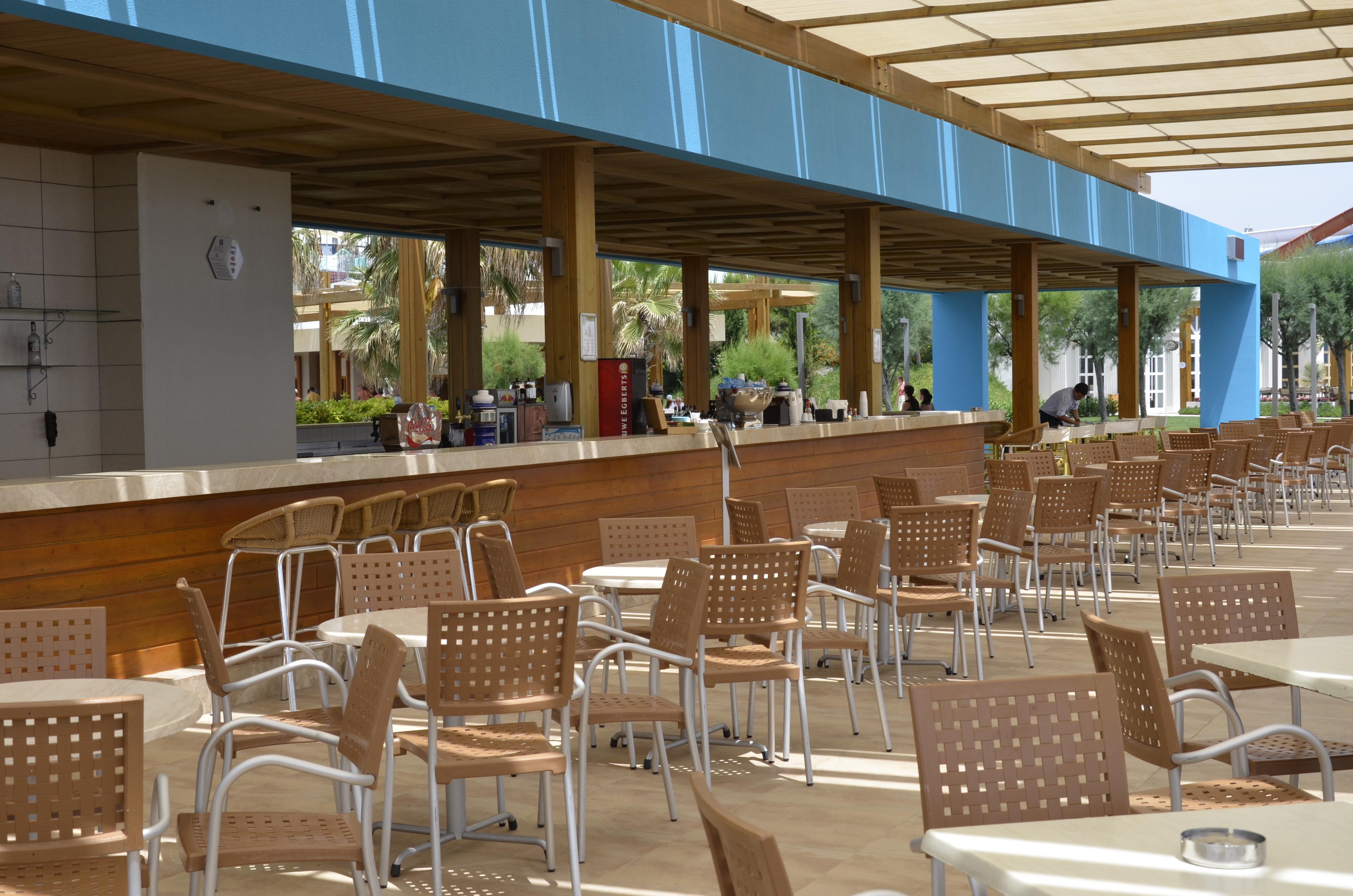 Baia Lara Hotel Antalya Exterior foto The bar at the pool