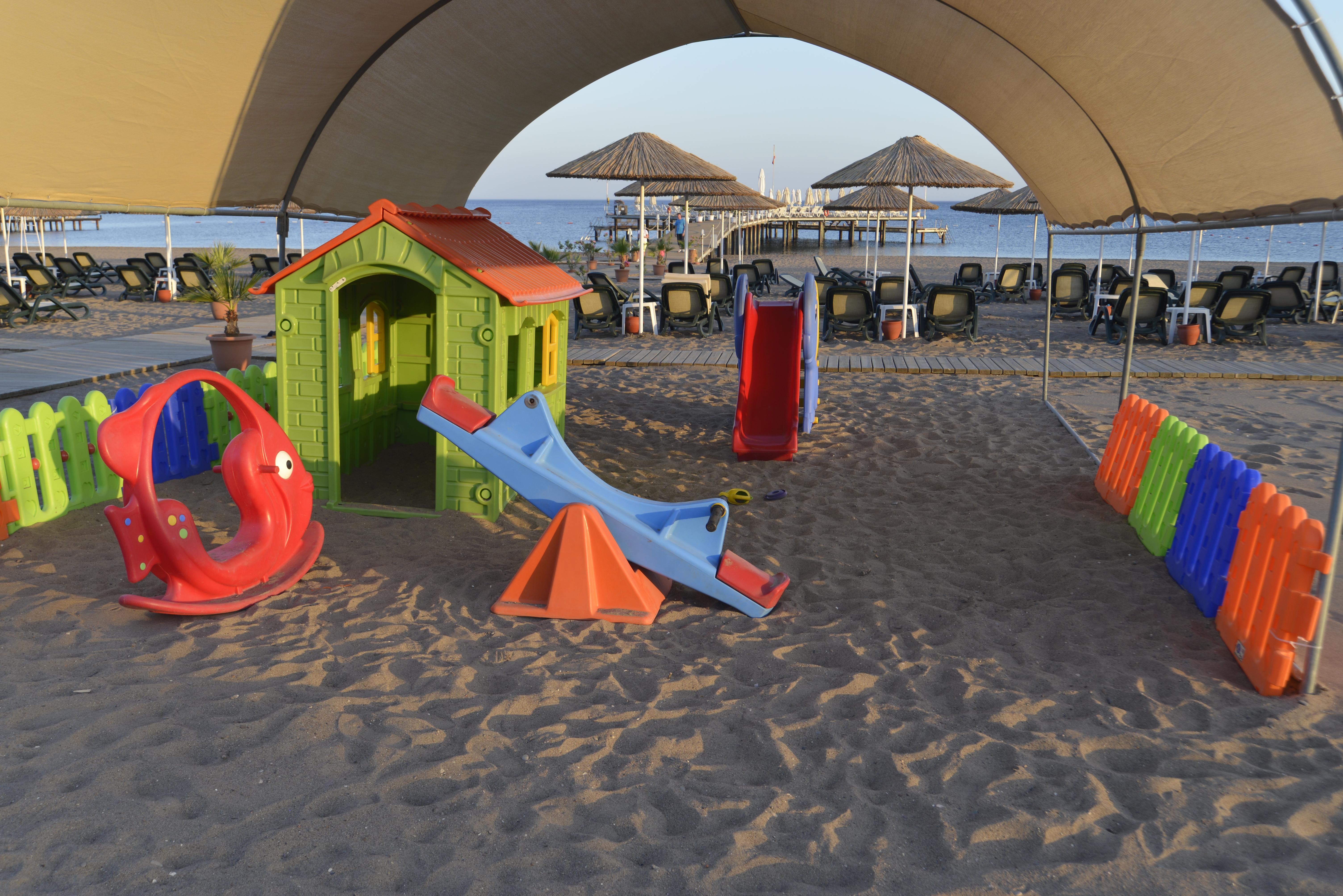 Baia Lara Hotel Antalya Exterior foto Playground at the beach