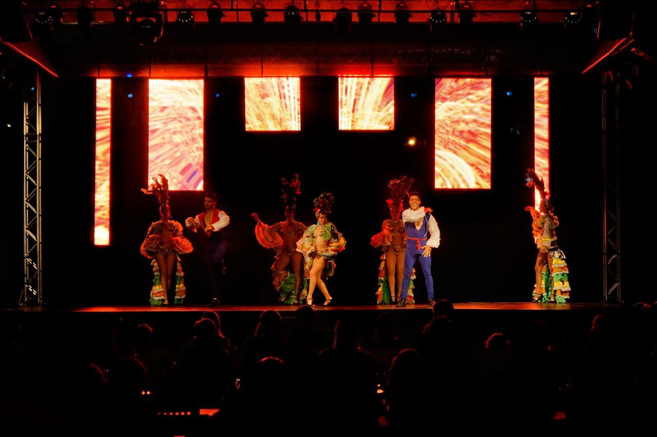 Baia Lara Hotel Antalya Exterior foto The cast of The Wizard of Oz